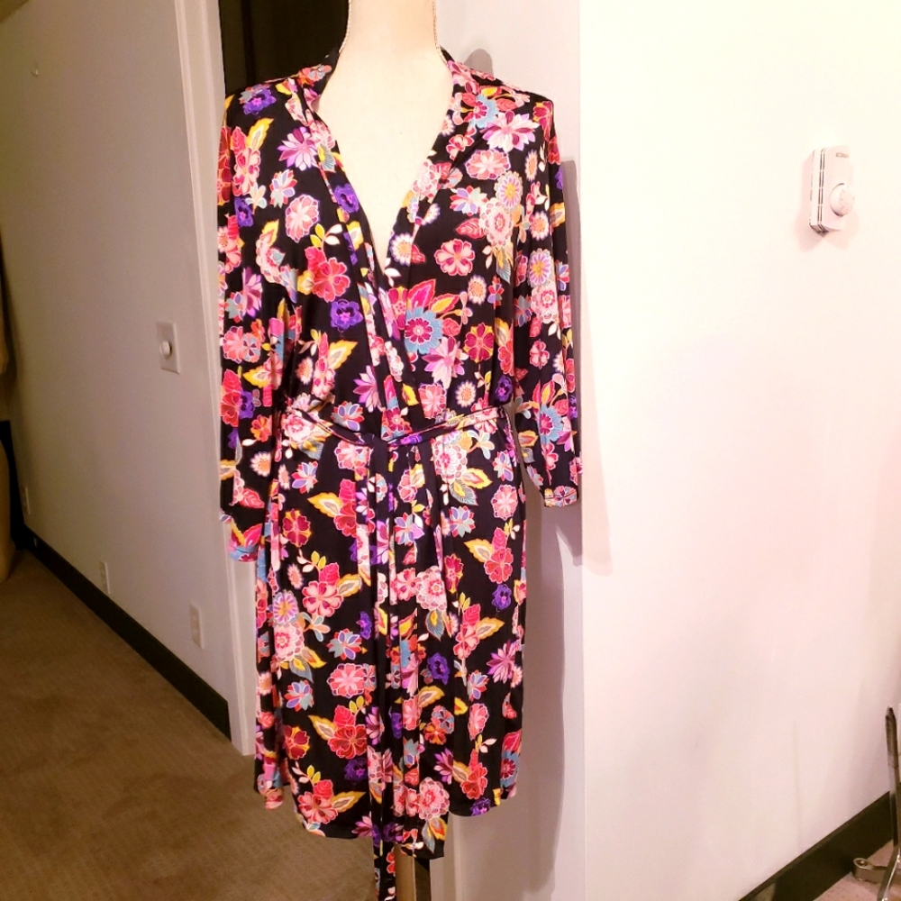 Josie Natorie print robe